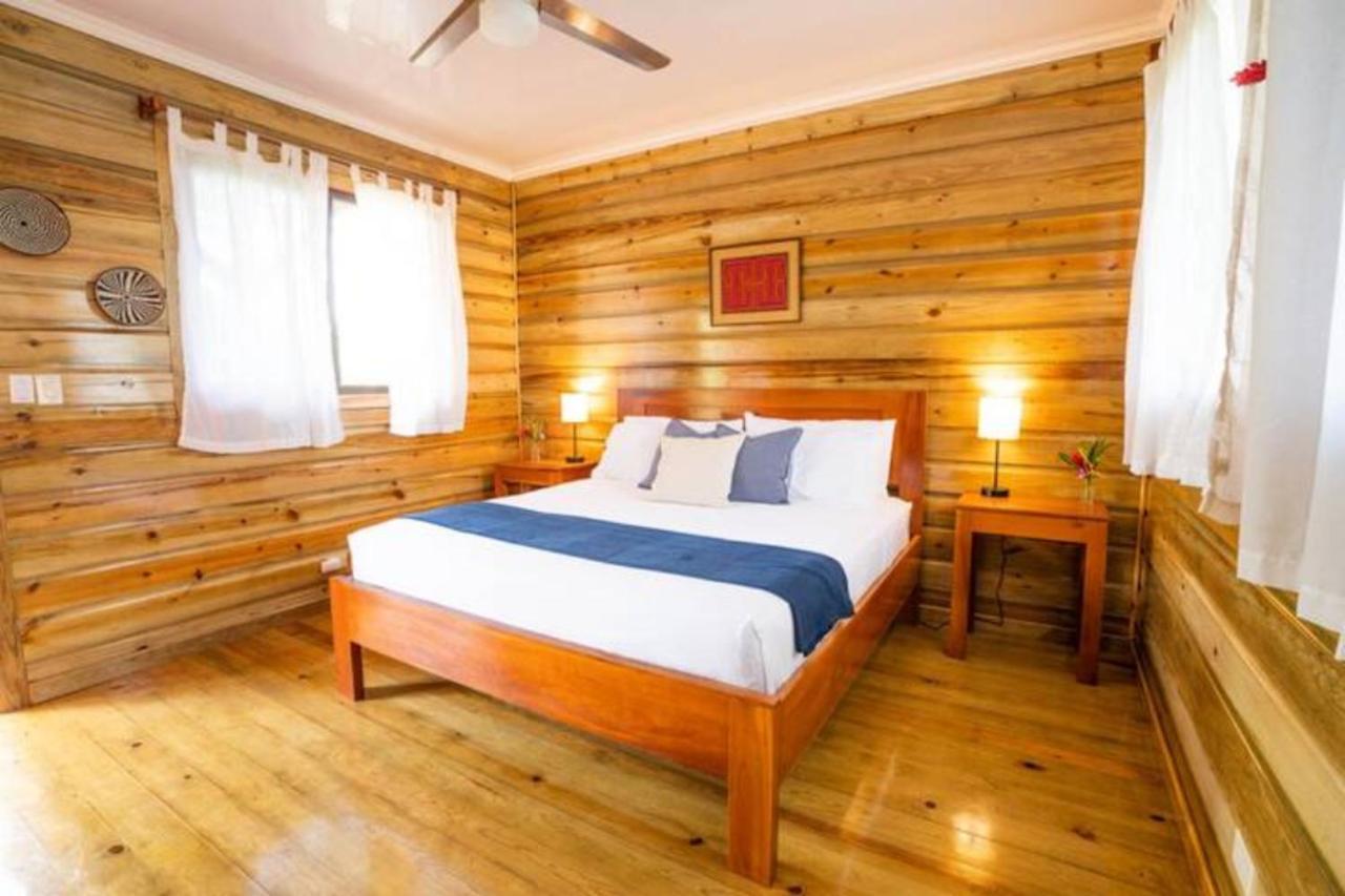 Bed and Breakfast Casa Marlin Бокас-дель-Торо Экстерьер фото