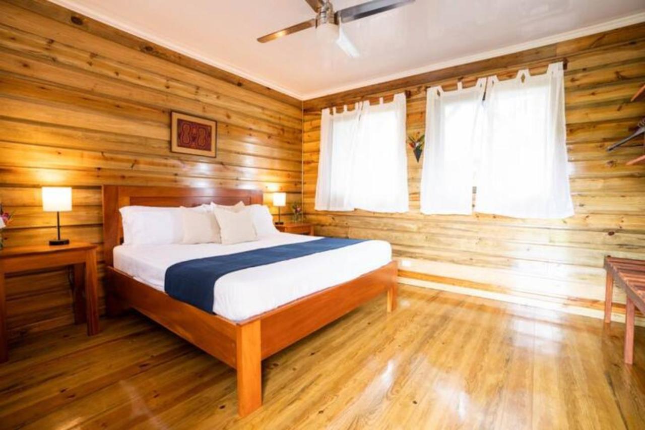 Bed and Breakfast Casa Marlin Бокас-дель-Торо Экстерьер фото
