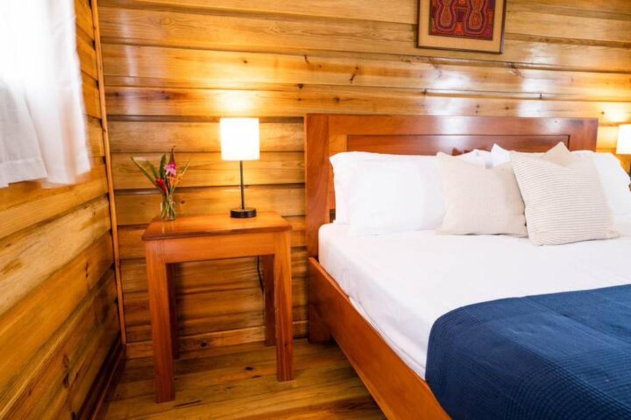 Bed and Breakfast Casa Marlin Бокас-дель-Торо Экстерьер фото