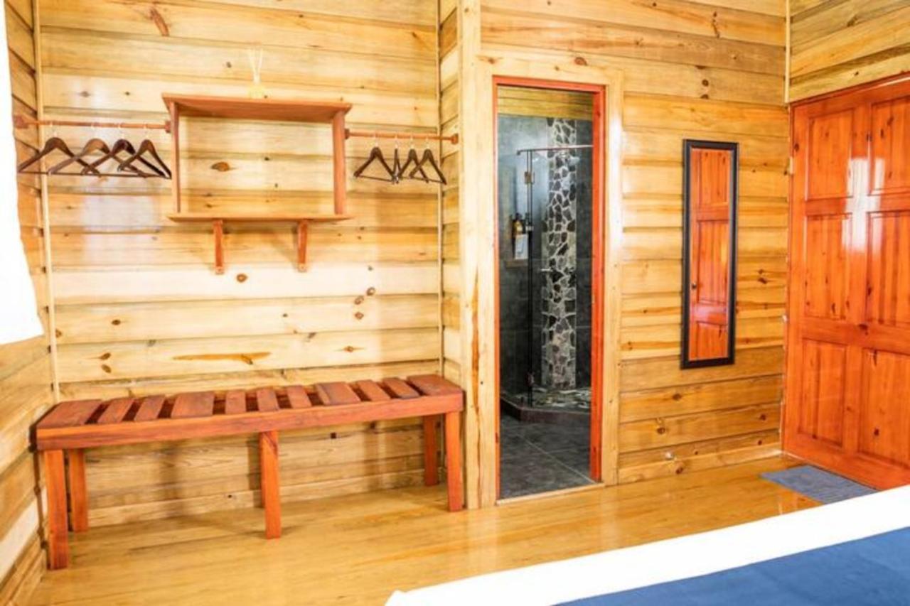 Bed and Breakfast Casa Marlin Бокас-дель-Торо Экстерьер фото